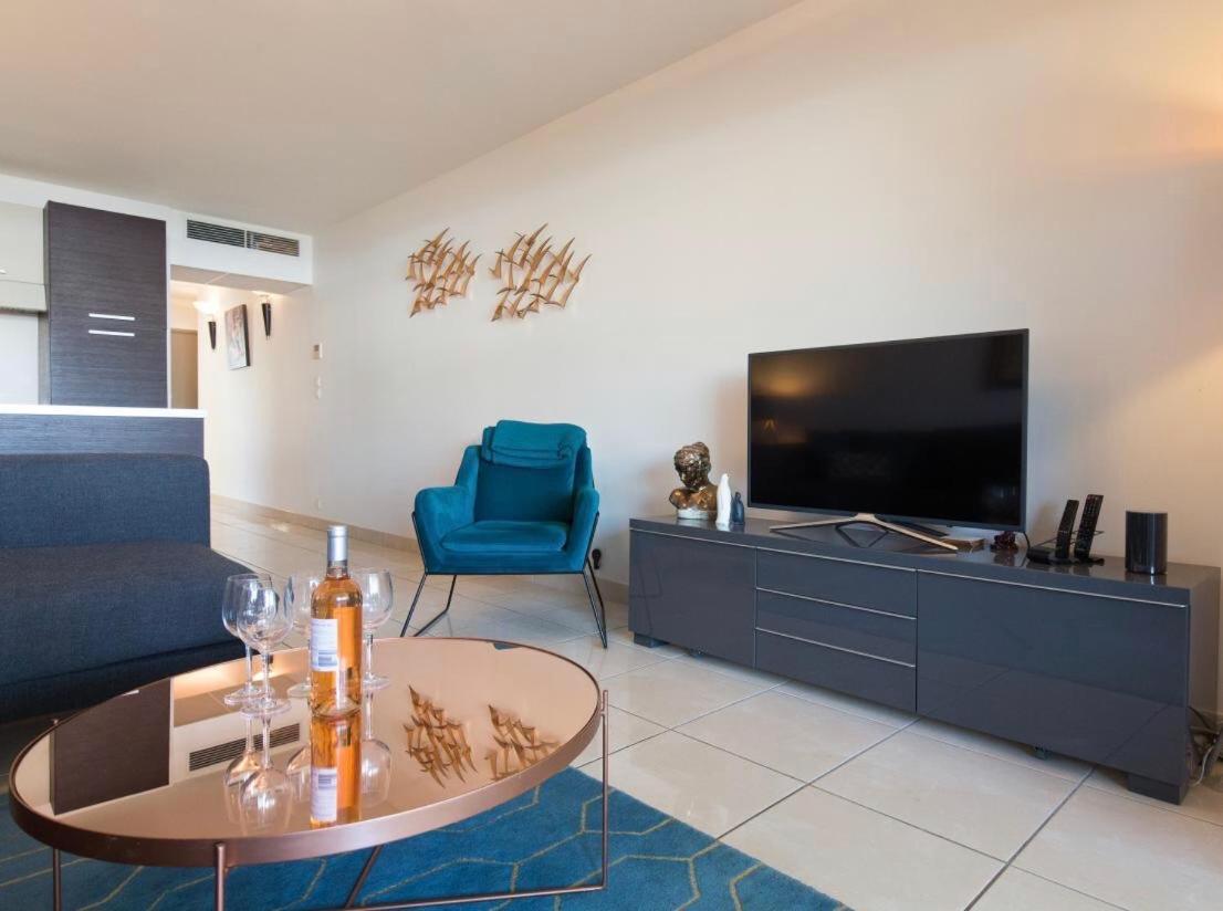 Luxury 3 Piece Garden Apartment In Cannes Marina Мандельё-ла-Напуль Экстерьер фото