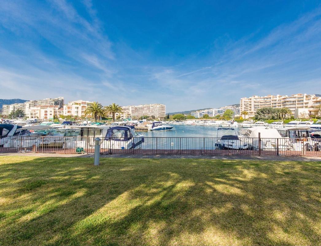 Luxury 3 Piece Garden Apartment In Cannes Marina Мандельё-ла-Напуль Экстерьер фото