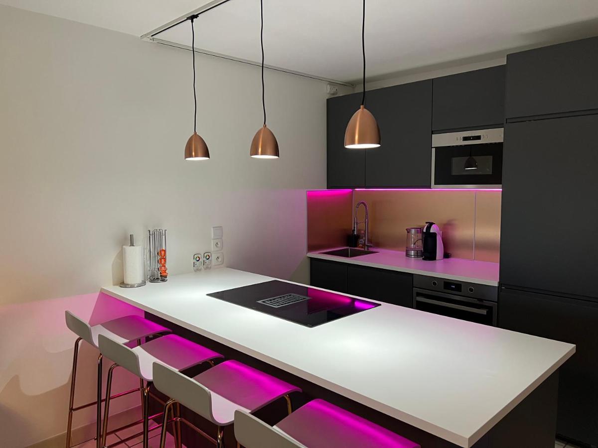 Luxury 3 Piece Garden Apartment In Cannes Marina Мандельё-ла-Напуль Экстерьер фото
