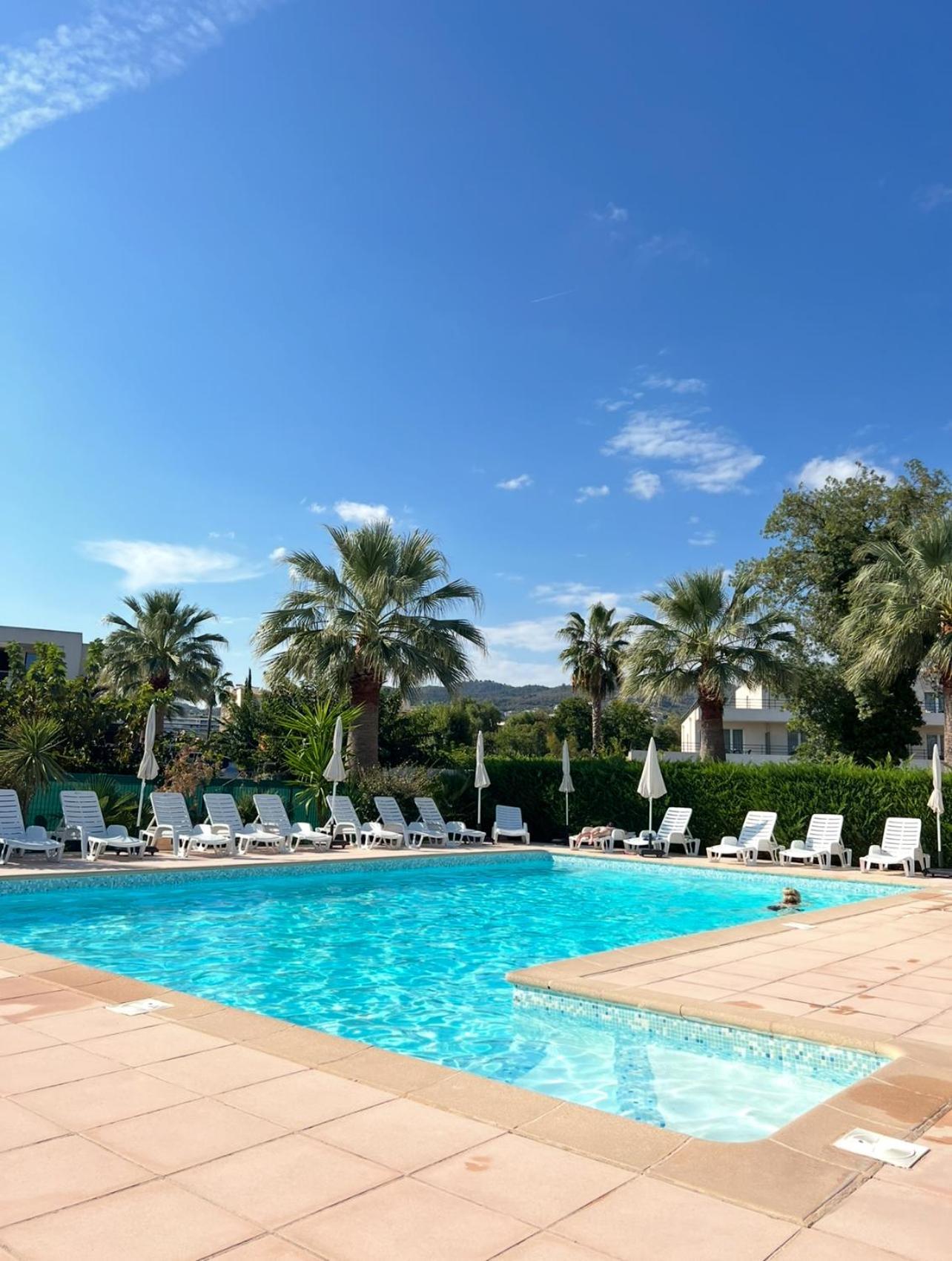 Luxury 3 Piece Garden Apartment In Cannes Marina Мандельё-ла-Напуль Экстерьер фото