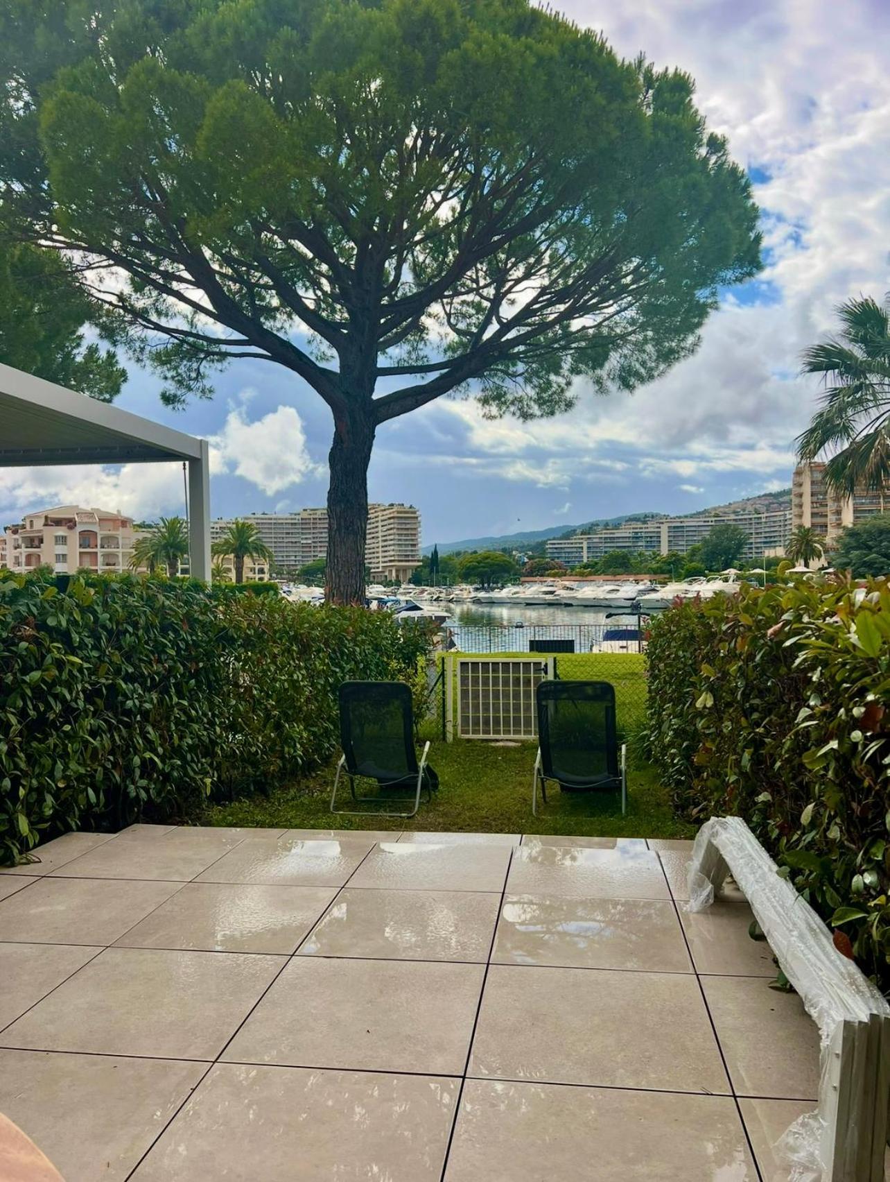 Luxury 3 Piece Garden Apartment In Cannes Marina Мандельё-ла-Напуль Экстерьер фото